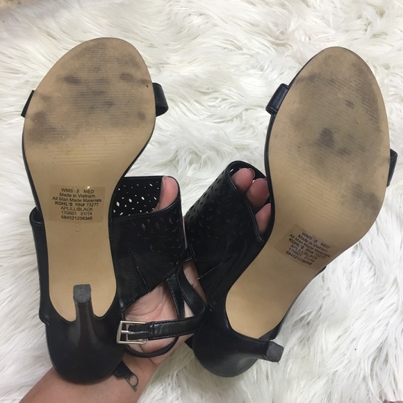 Black heels - Picture 3 of 3